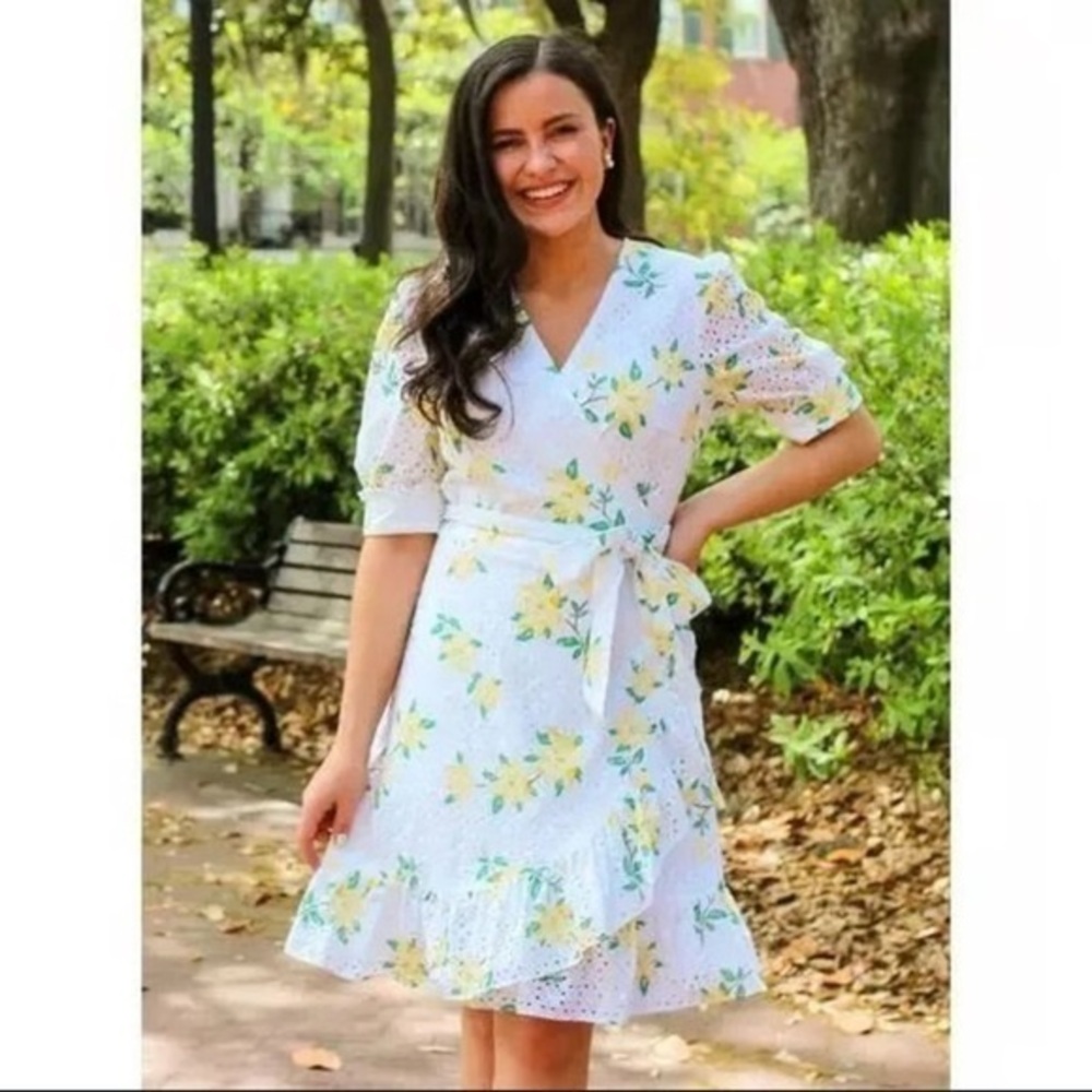 NWT Draper James Eyelet Floral Wrap Cotton Dress with Belt size 18 spring